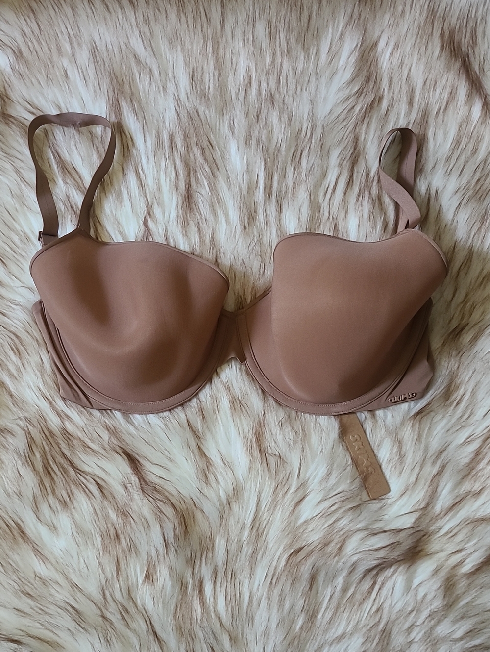 NWT SKIMS Weightless Demi Bra Size 32H Sienna